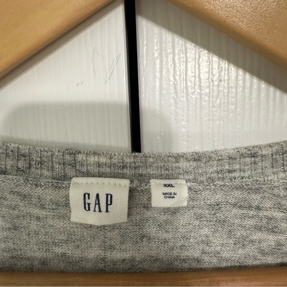 Gap Sweater - Picture 3 of 4